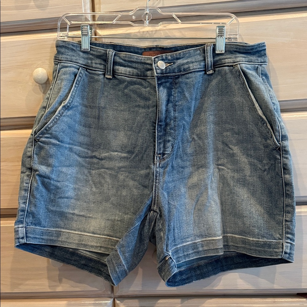 Judy Blue Women's Faded Blue Jean Shorts
